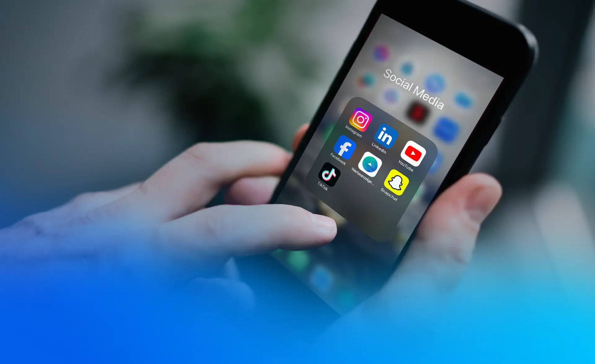 Socialrecruiting Übersicht der Plattformen Handyansicht von Social-Media Kanälen die für Recruiting geeignet sind